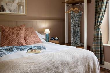 The Three Swallows Cley