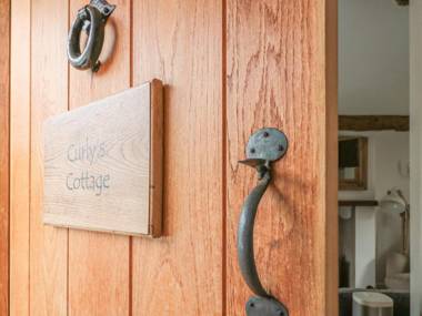 Curly's Cottage
