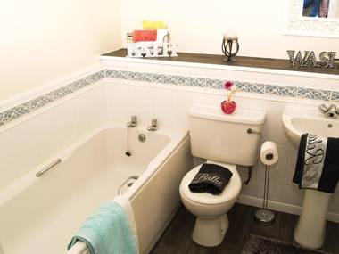 HLA - KING COURT APARTMENT 2