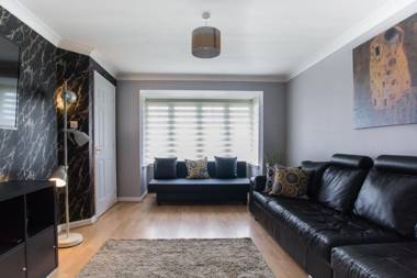 Lomond Serviced Apartments- Muir House