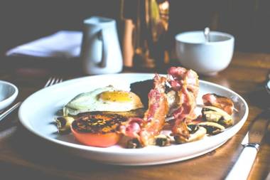 Parva Farmhouse Riverside Guesthouse