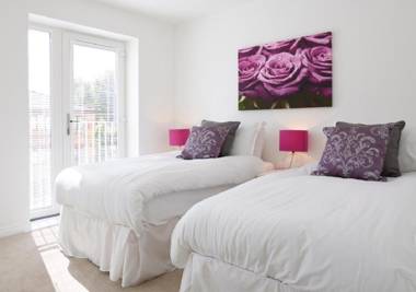 ShortstayMK Campbell Park serviced houses with free superfast wi-fi parking Sky sports and movies