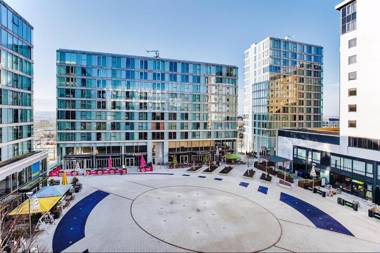 Central Apartment With Free Parking - By Doze