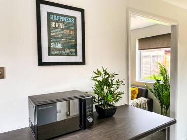 Contractor House - Free Parking - Garden - CMK by Comfy Workers