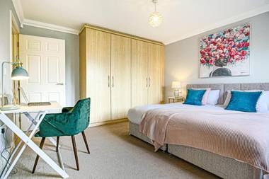Executive Monkston Apartment by PAY AS U STAY