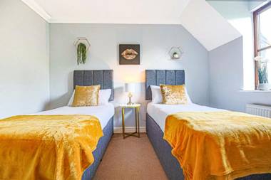 Executive Monkston Apartment by PAY AS U STAY