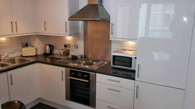 Central MK  - 2 Bed 2 Bath Hub Apartment 