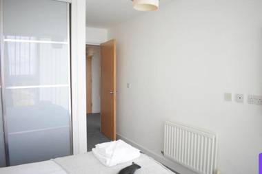 Luxurious Hub MK City apartment- with Free Underground Parking