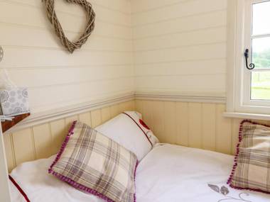 Shepherds Hut - The Crook