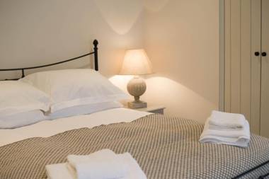 Cowdray Holiday Cottages