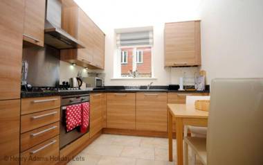 11 Angel Yard Midhurst