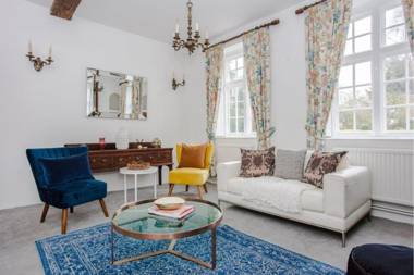 The Royal Retreat -Elegant 7BDR with Garden