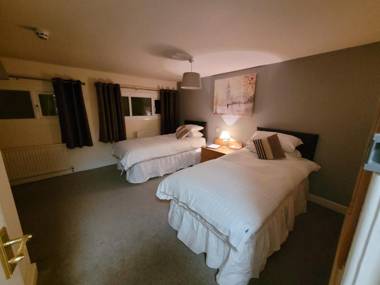 Chequers Country Inn