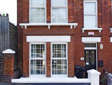 Grosvenor House - Beautifully renovated home opposite Dreamland