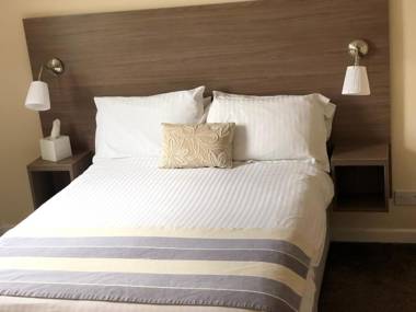 281 Restaurant and Rooms