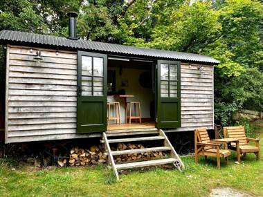 The Crooked Gate - Luxury Romantic Getaway