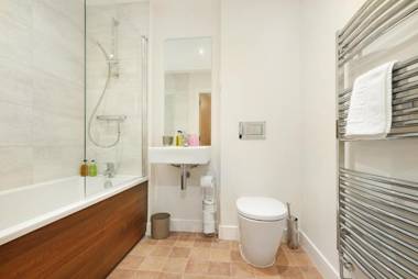 Alder House Serviced Apartment Maidenhead by Ferndale