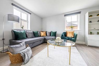 Super Luxe Central Maidenhead Apartment