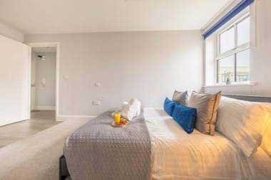 Super Luxe Central Maidenhead Apartment