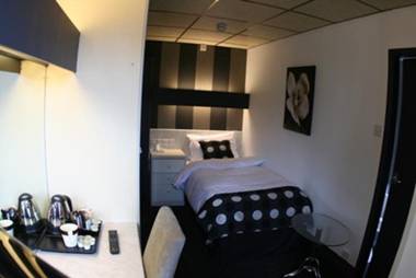 Inn On The Prom At The Fernlea Hotel