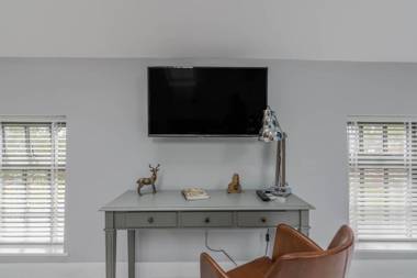 Rainbow House - Entire Place