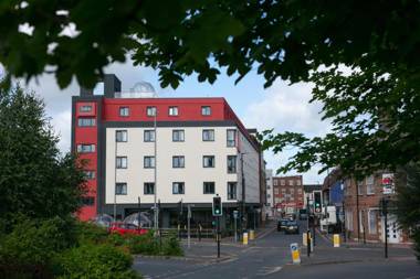 Sadie Best Western Hotel at Luton