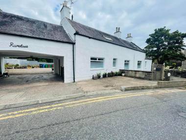 Lovely 5-Bed House in Lundin Links coastal village