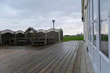 Pakefield Holiday Village - Adults Only