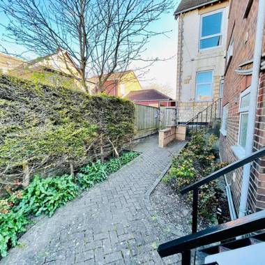 Lyndene Holiday Apartments