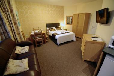 Pier View Hotel and Apartments