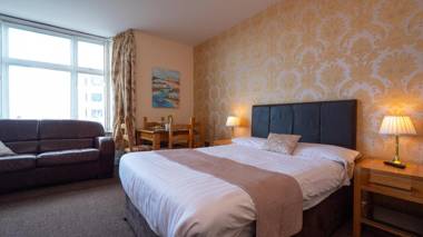 Pier View Hotel and Apartments