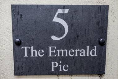 The Farmers Boy Inn Guest House