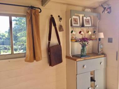 Outstandingly situated cosy Shepherds Hut