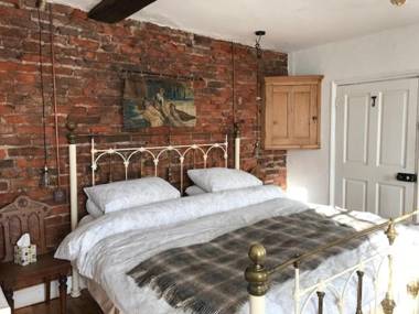 Moonfleet Guest House