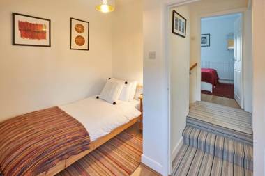 Host & Stay - Artist House