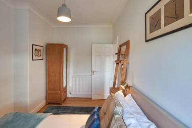 Host & Stay - Artist House