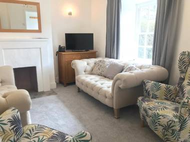 The Golden Fleece Inn