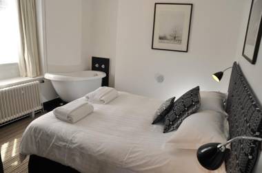 Greenbank Lodge LLANGOLLEN - manorhaus collection