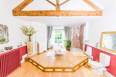 Self Catering Accommodation Cornerstones 16th Century Luxury House overlooking the River