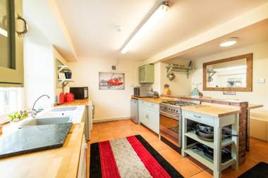 Self Catering Accommodation Cornerstones 16th Century Luxury House overlooking the River