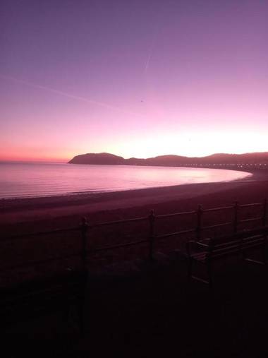 Glan Y Mor Hotel (Adult Only)