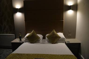 Lauriston & Lawton Court Hotel