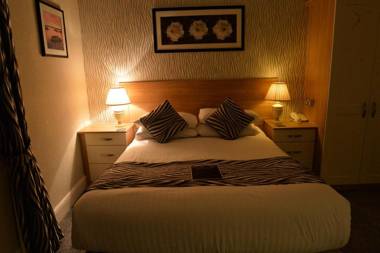 Lauriston & Lawton Court Hotel