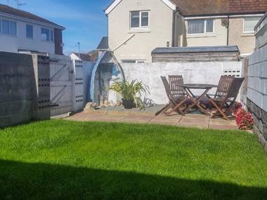 Beside The Sea - Ar Lan y Mor Llandudno