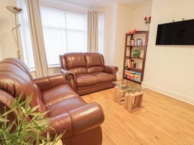 Beside The Sea - Ar Lan y Mor Llandudno