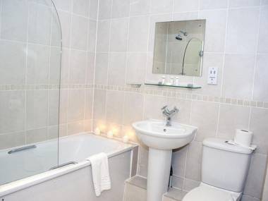 Base Serviced Apartments - Cumberland Street