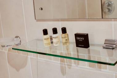 Base Serviced Apartments - Cumberland Street