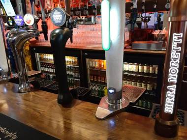 Hanover Hotel & McCartney's Bar