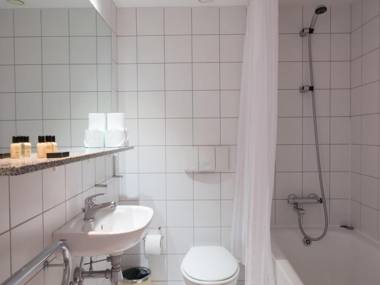 Base Serviced Apartments - The Docks