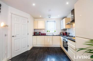 Liverpool House - Boutique Town House - Close To Centre - FREE Parking - 4 Cars